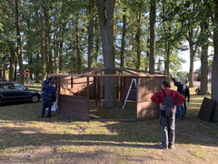 2019-09-18 Pavillon aufbauen für Herbst Backtag 001
